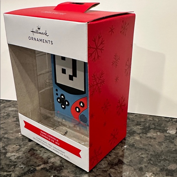 Hallmark retro gamer ornament - Picture 7 of 7